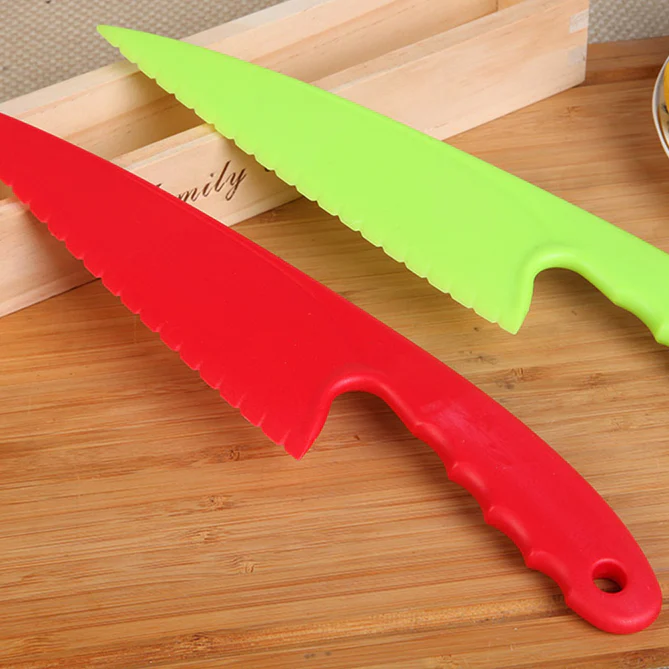 2097 Plastic Kitchen Knife for Cutting Fruit Vegetable Lettuce Salads or Bread