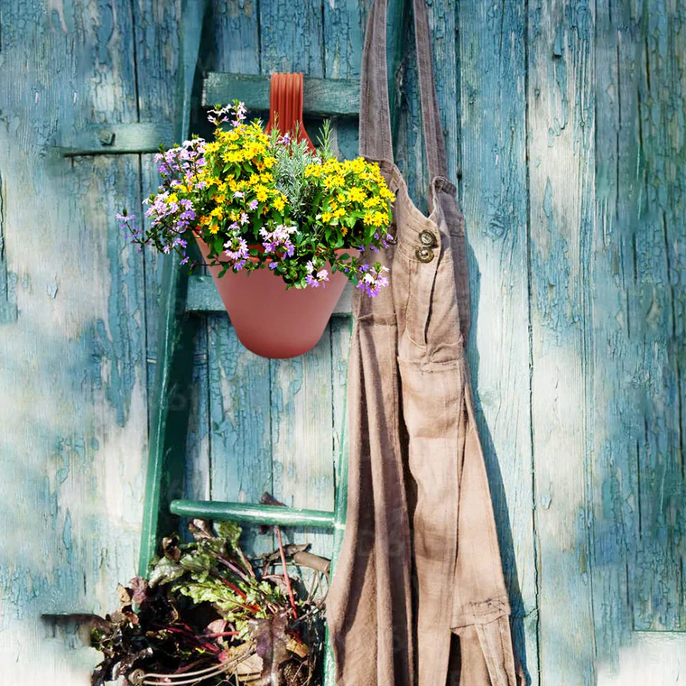 SDF INDIA HANGING PLANTER POT USED FOR STORING AND HOLDING PLANTS AND FLOWERS IN IT AND THIS IS WIDELY USED IN IN ALL KINDS OF GARDENING AND HOUSEHOLD PLACES ETC.